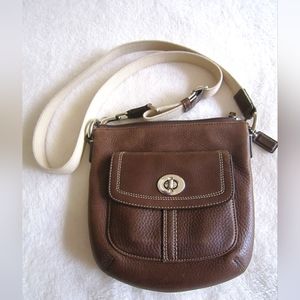 Coach crossbody brown bag Minimal and Elegant